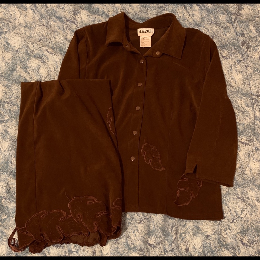 ✨NWOT Brown leaf embroidered skirt and blazer set